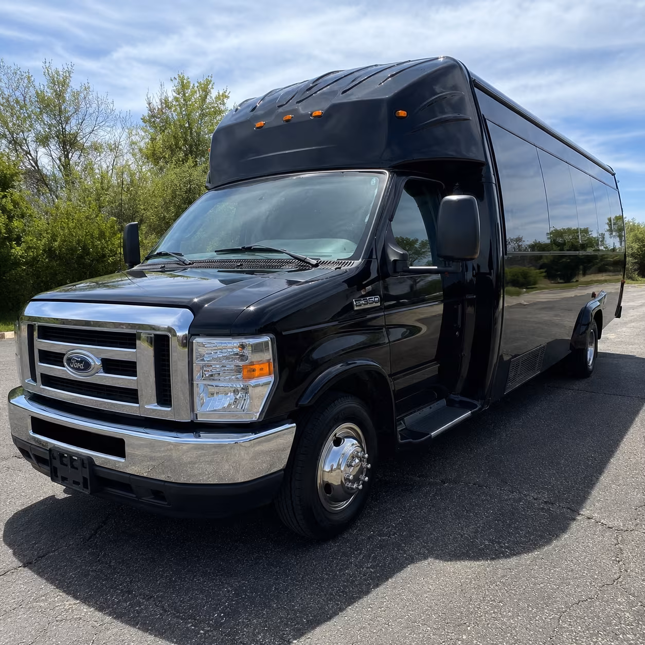 Orlando Winery Tour & Pub Crawl Transportation party bus exterior
